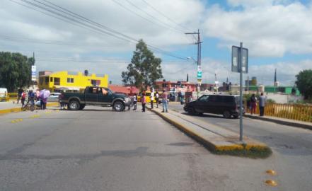 Vecinos de Ciudad 2000 protestan por fuga de aguas negras