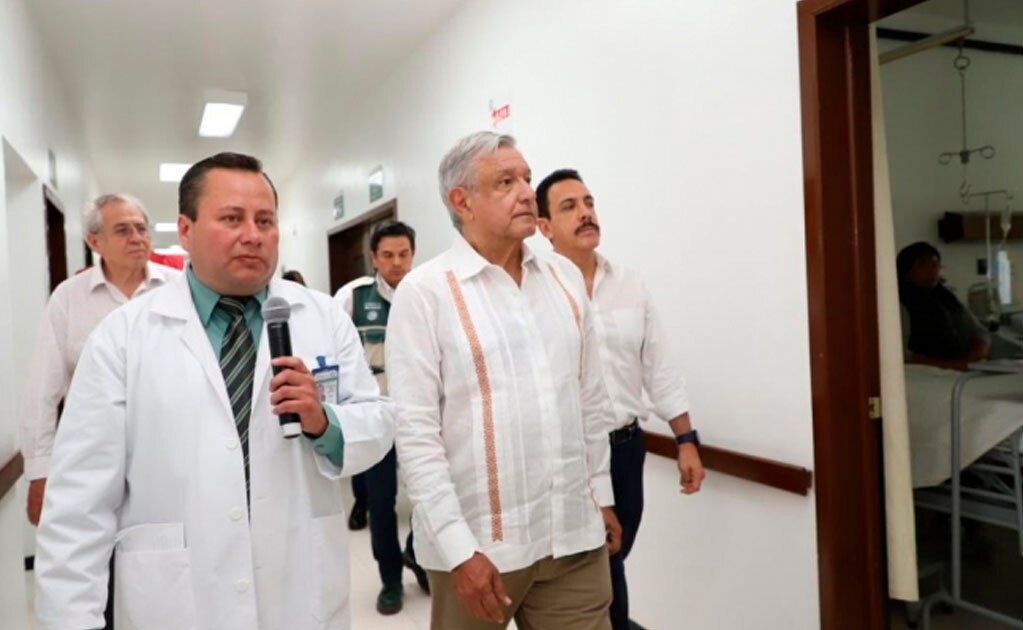El Gobierno “ya está de pie”, asegura AMLO