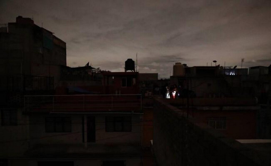  ¿Qué ocasionó las luces en el cielo durante el terremoto del año pasado?