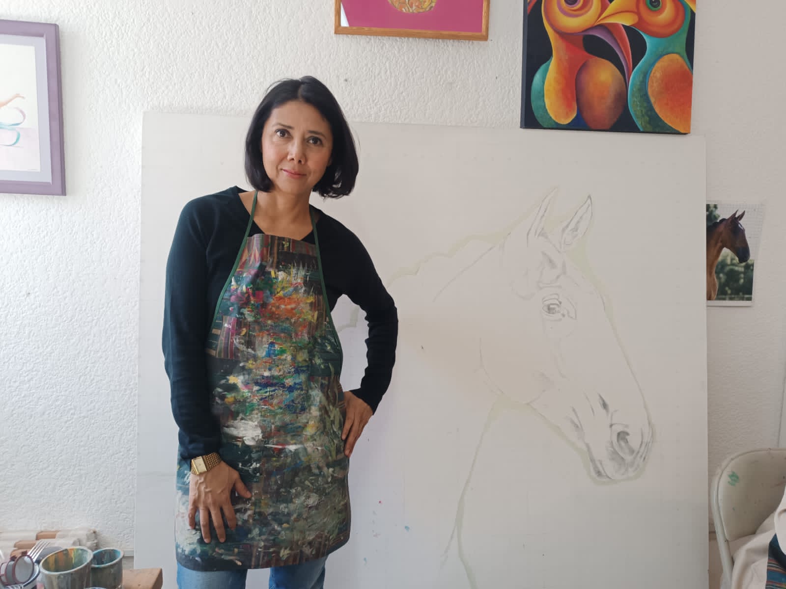 Soraya Segovia busca con la pintura desarrollar procesos que son de autoconocimiento y de sanación para las mujeres. Foto: Xochiquetzal Rangel
