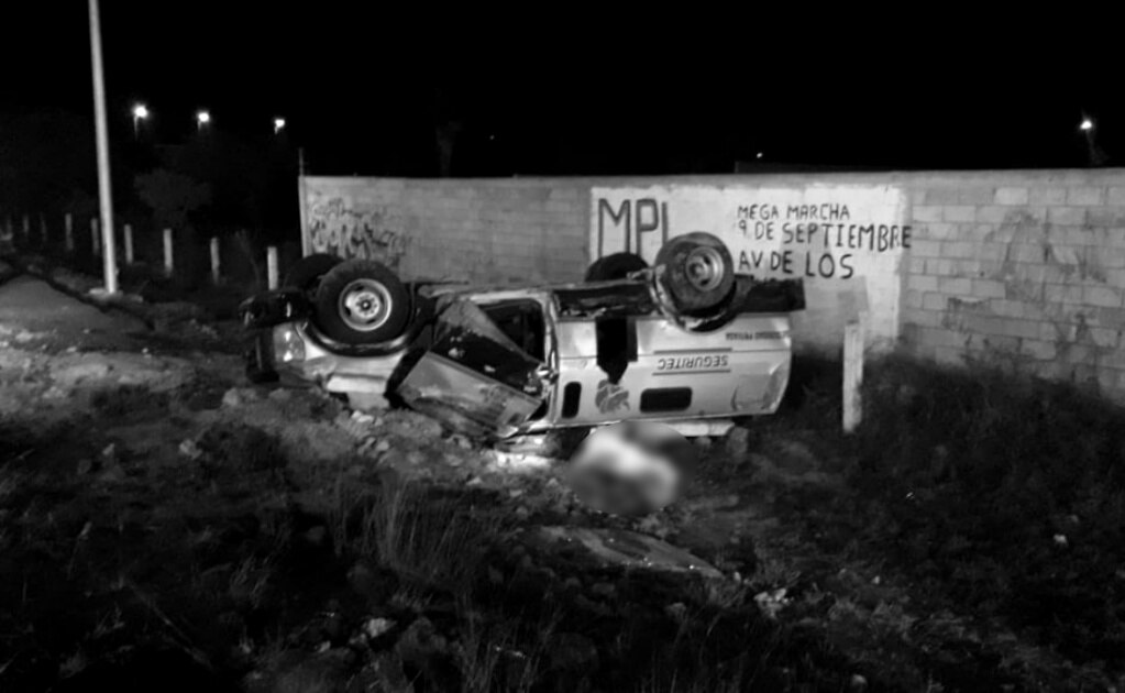 Vuelca camioneta de valores en carretera a Villa de Reyes; muere un custodio