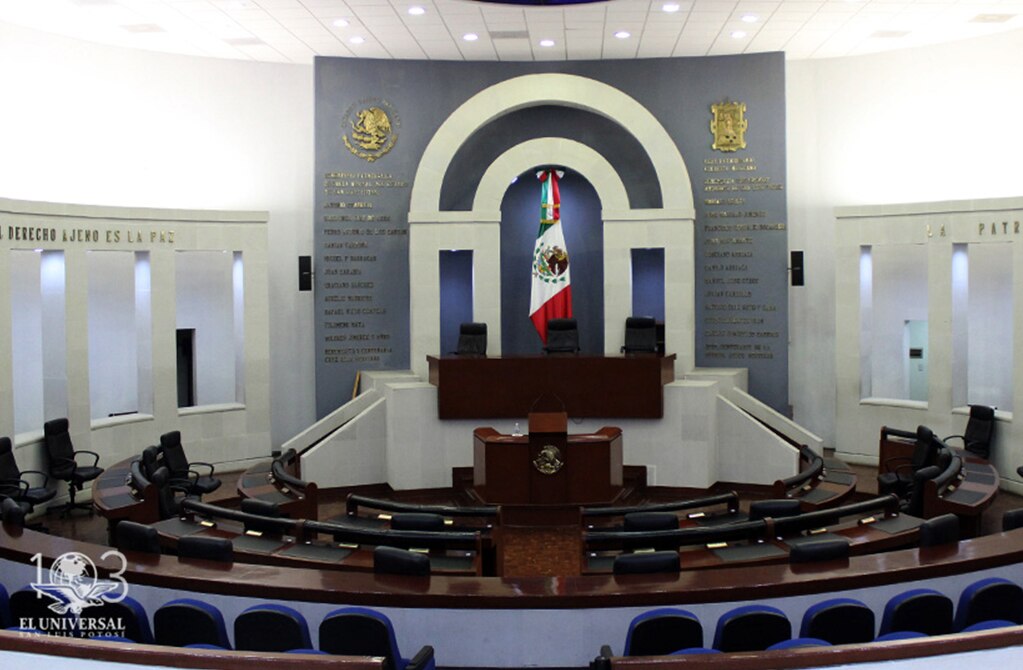 Congreso se deshace de asesor 