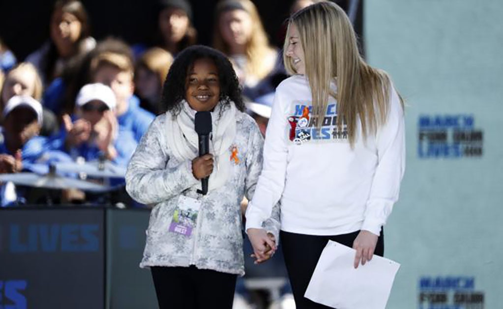 Yolanda Renee King, nieta del activista por los derechos humanos Martin Luther King Jr, da un discurso durante la "Marcha por nuestras vidas" por el control de armas en EU (Foto: Reuters)
