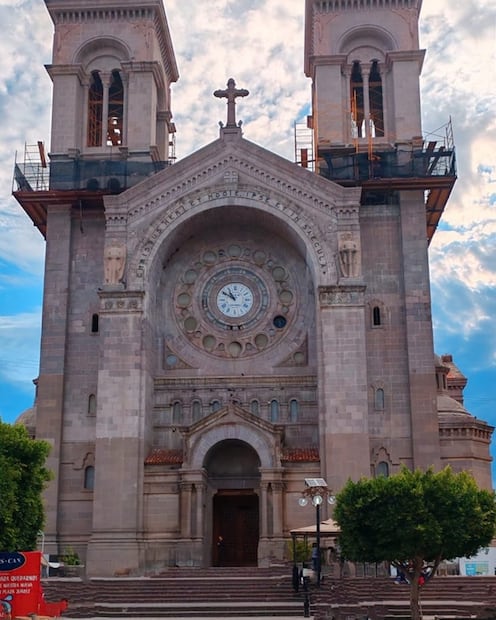 La Catedral de la Inmaculada Concepción es una obra del siglo XIX, diseñada por el arquitecto italiano Adamo Boari. Foto: Secretaría de Turismo SLP