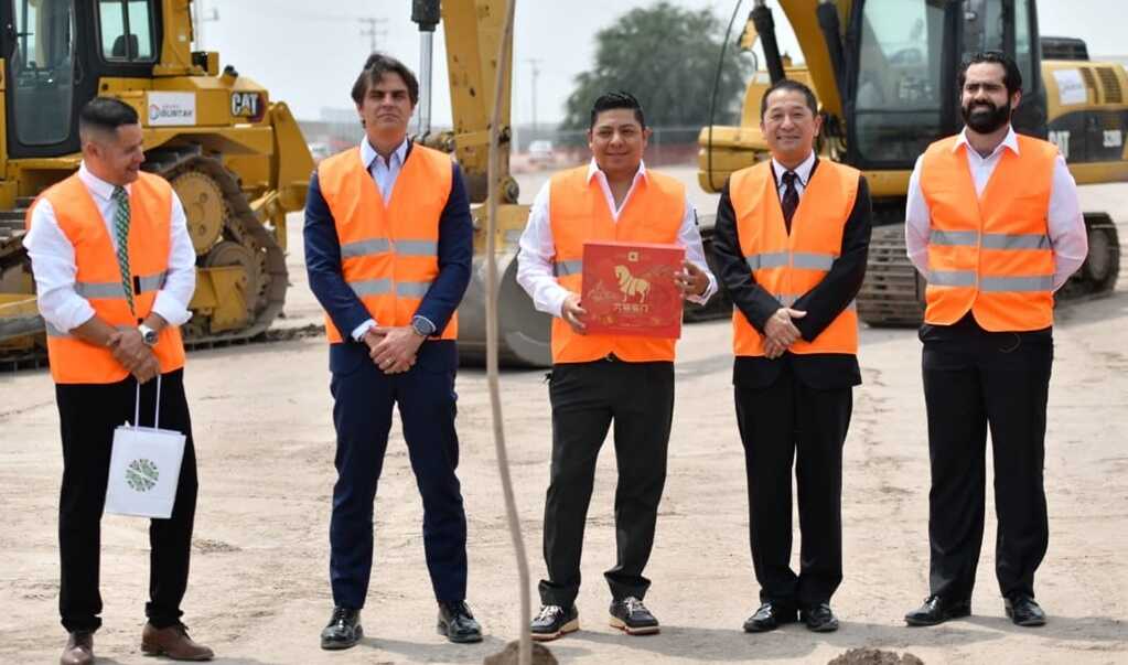 Consolidan inversión de empresa japonesa en SLP, con plantación de primer árbol. Fotos: Especiales