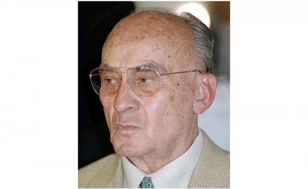  Hospitalizan al ex presidente Luis Echeverría