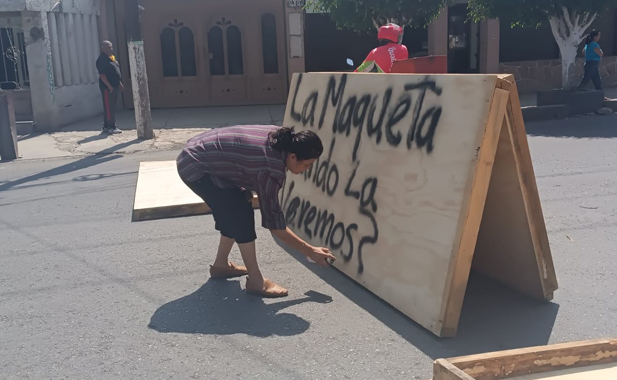 Bloqueo vial en El Saucito cumple 24 horas; exigen a Galindo no construir desnivel