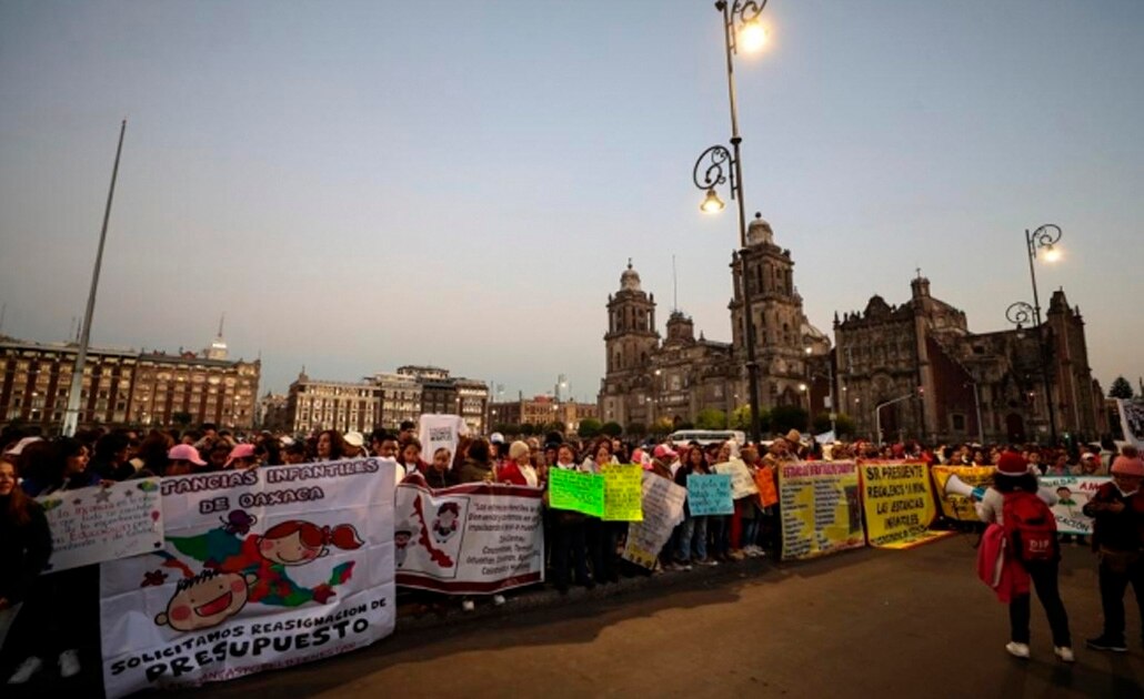 Protesta afuera de Palacio Nacional. Foto: Juan Carlos Reyes