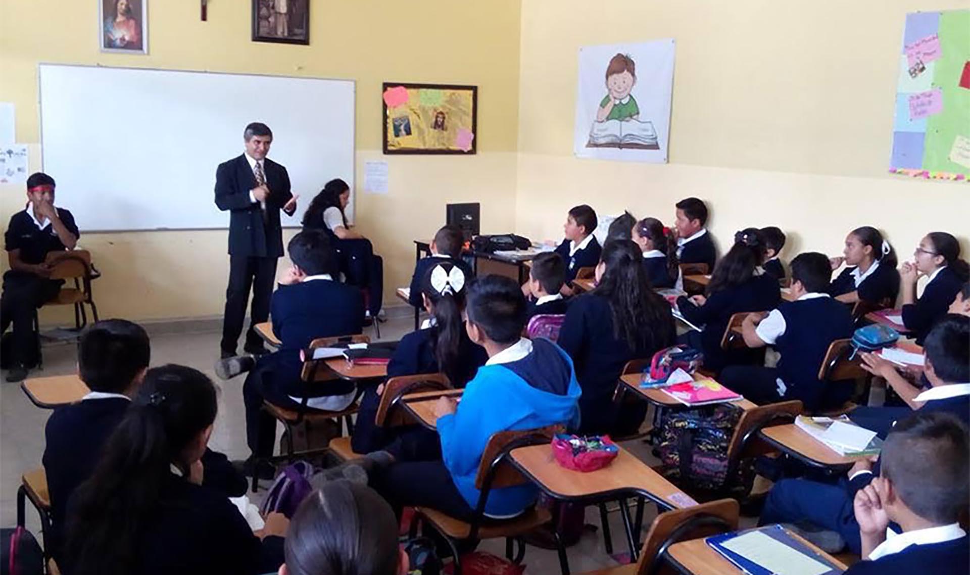 Cerca de 620 mil alumnos regresan a clases