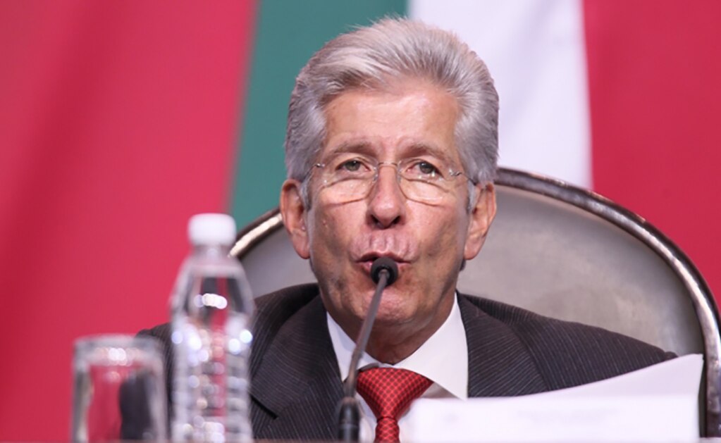 Van sobre sexto exfuncionario de Peña Nieto: Gerardo Ruiz Esparza