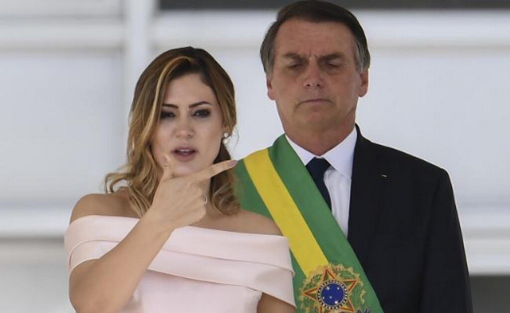  Primera dama de Brasil emite su discurso en lenguaje de señas