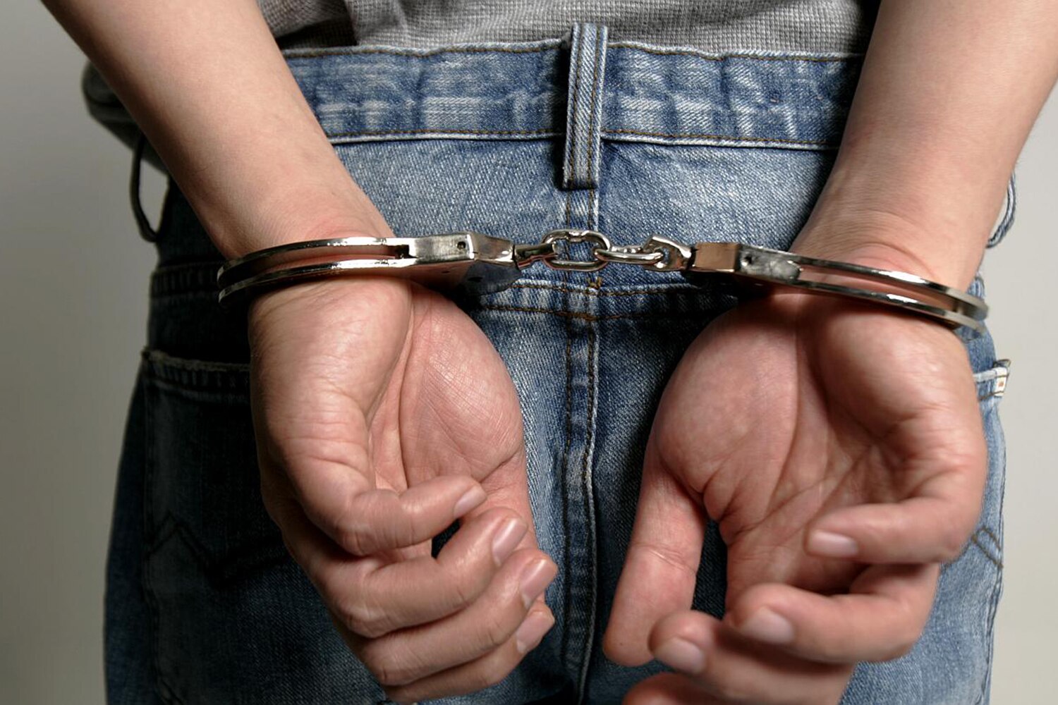 Robó tienda con violencia, fue vinculado a proceso