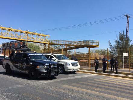 Intentan robar camioneta a familia 