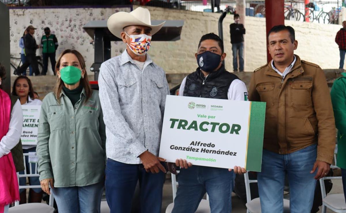 Entrega Ricardo Gallardo apoyos a productores agrícolas, “la Huasteca volverá a su época dorada”