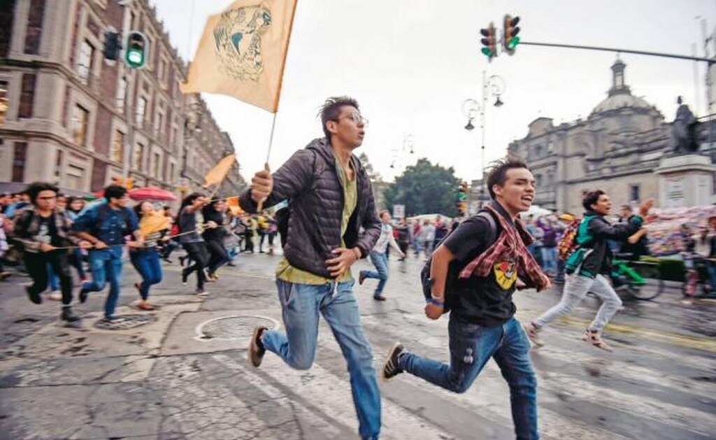  Diseñan manual para defensa de estudiantes