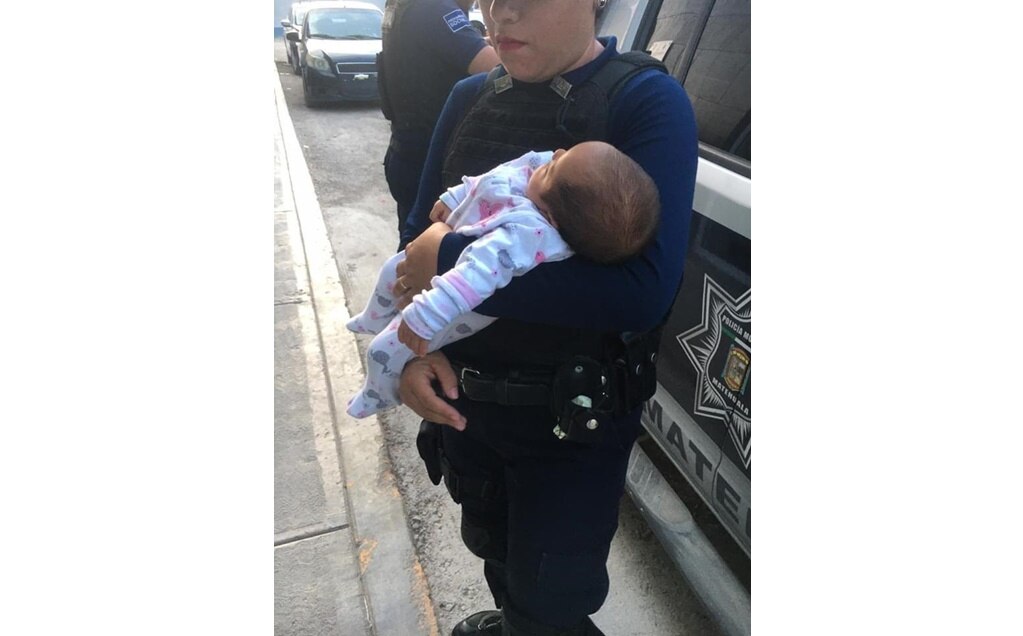 Rescatan a bebé, vecinos denuncian que madre intentaba alimentarla con cerveza