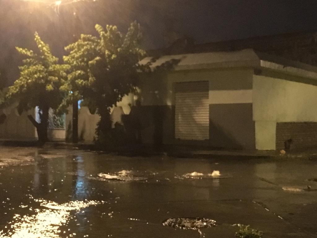 Daños en coches, viviendas y calles, saldo de lluvias