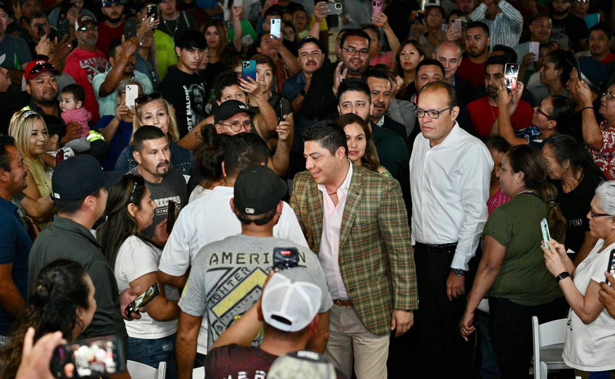 El gobernador llevó a Dallas una feria de servicios para apoyar a los migrantes potosinos en diversos trámites. Foto: Twitter @RGC_Mx