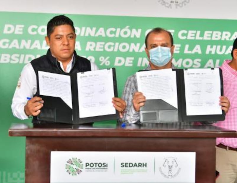 "El límite lo ponen ustedes", dice Gallardo a ganaderos al entregar apoyos económicos e insumos para el ganado