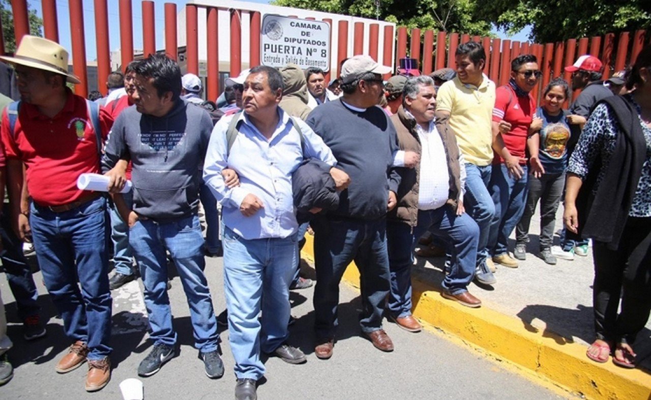 Amaga CNTE con mantener plantón si no se modifica dictamen de Reforma Educativa