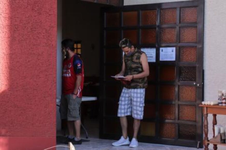 Con sana distancia y en bolsitas para llevar, así fue el Miércoles de Ceniza en SLP