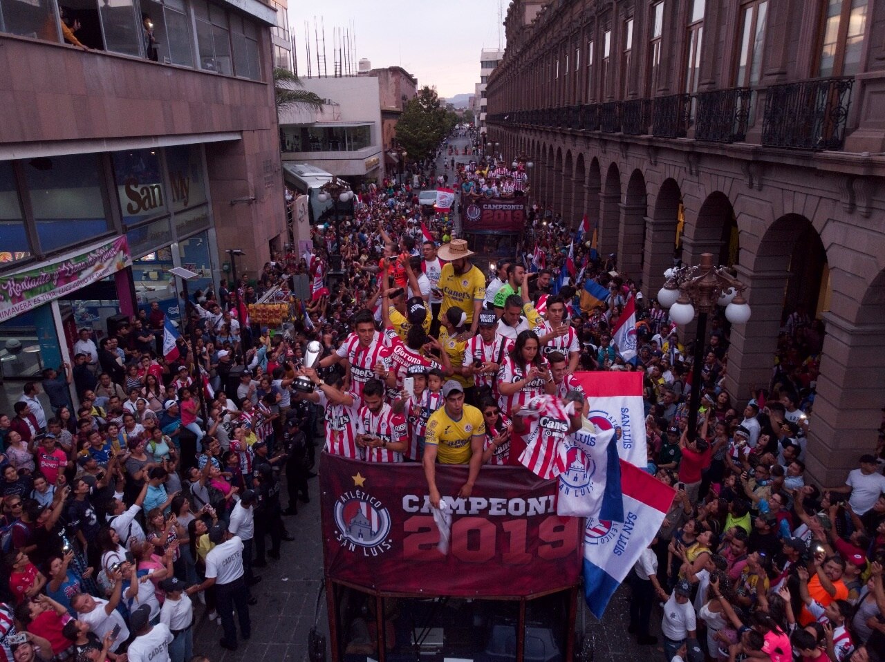 Con recorrido en Carranza, afición y Atlético festejan triunfo