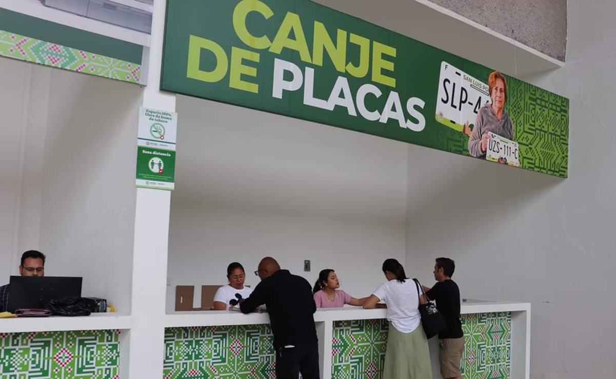 Llama Gallardo a denunciar a "coyotes” que operan al interior de la Secretaría de Finanzas. Foto: Especial