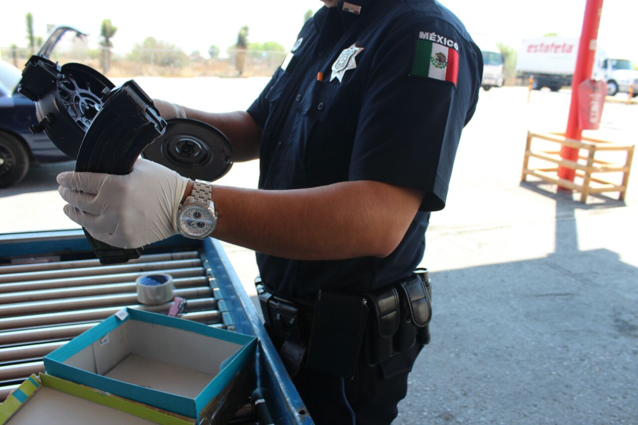 Aseguran armas y droga en Aeropuerto Ponciano Arriaga
