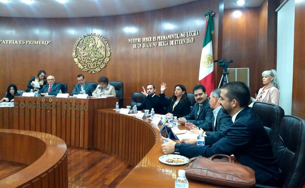 Comparece titular de la Sedesore ante legisladores