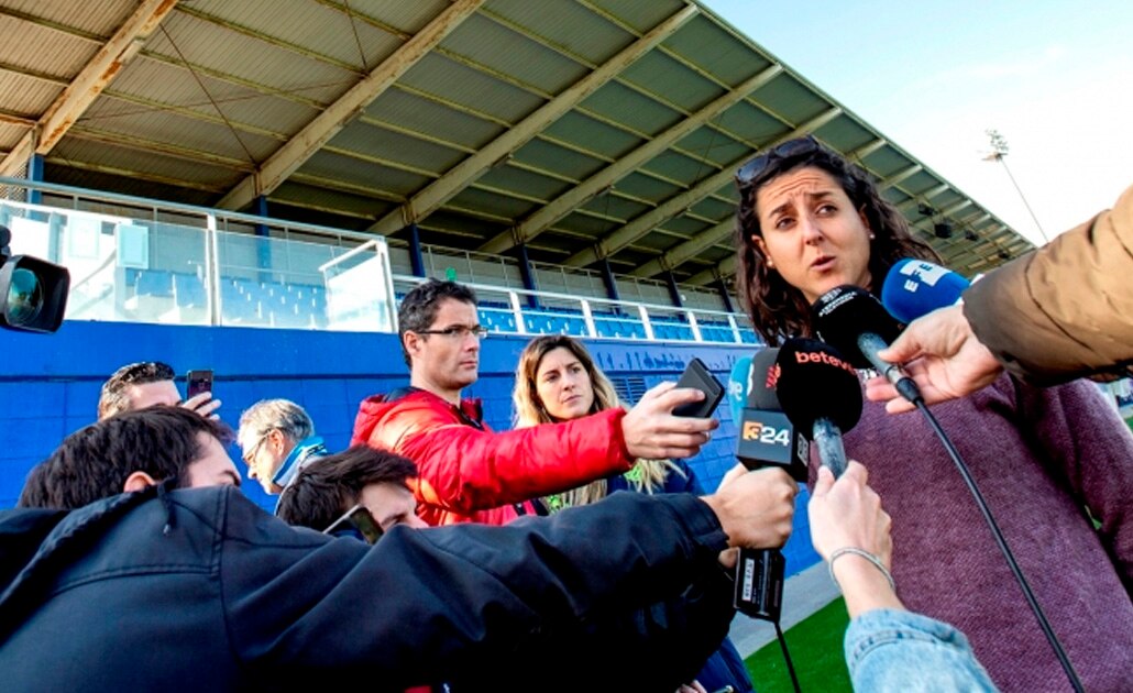Futbolistas españolas inician histórica huelga 