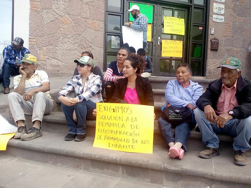 Alcaldes de Arriaga y Armadillo exigen obras de electrificación 