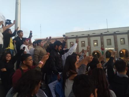 Estudiantes conmemoran movimiento del 68 con marcha