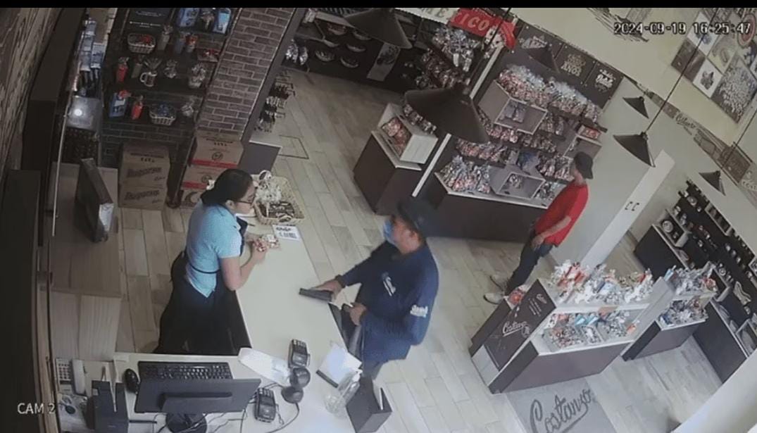 VIDEO. Asalto a plena luz del día en la dulcería Costanzo de SLP