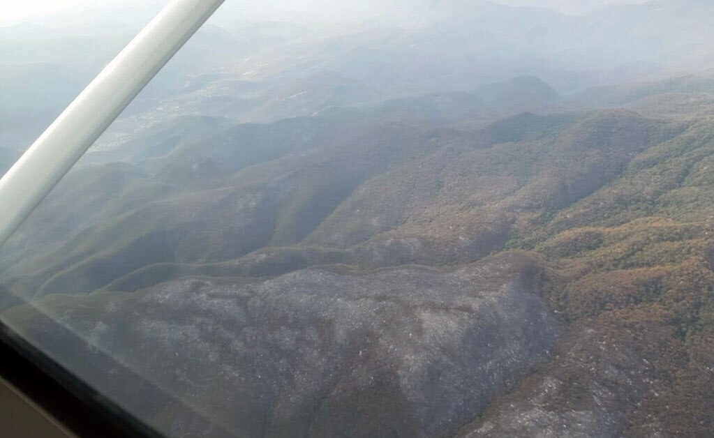 Continúa combate de dos incendios en SLP