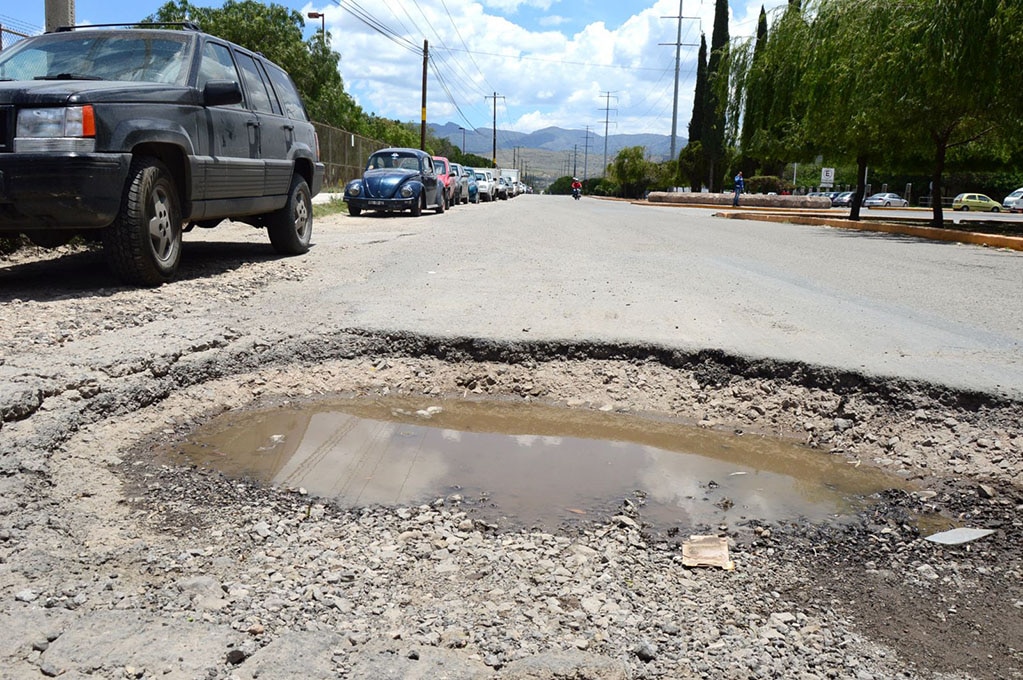 Calles potosinas, inundadas de baches