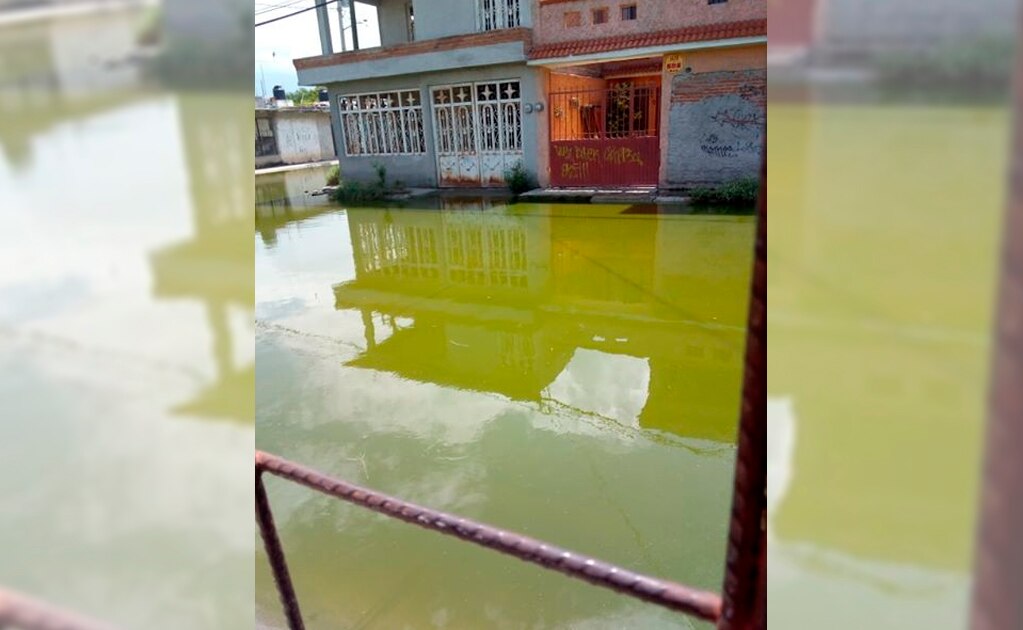 Puertas del Sol en abandono, lleva más de una semana inundada