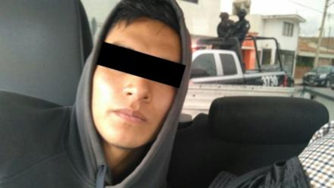 Sorprenden a tres sujetos, intentaban robar automóviles