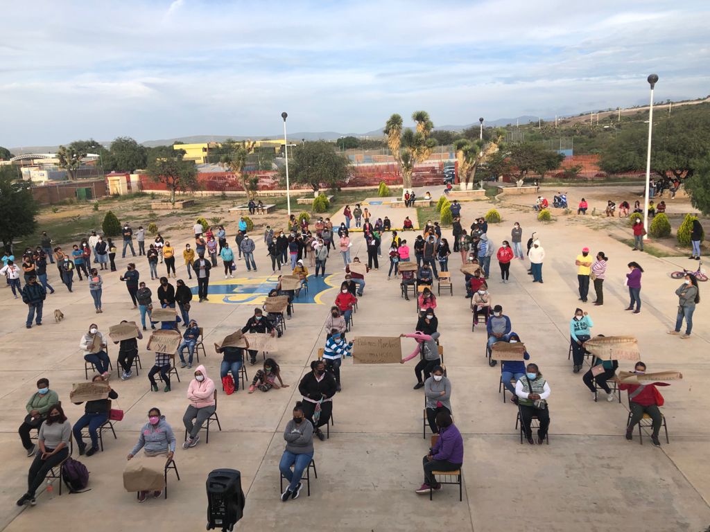 Denuncian padres de familia falta de infraestructura y maestros en secundaria de SLP 