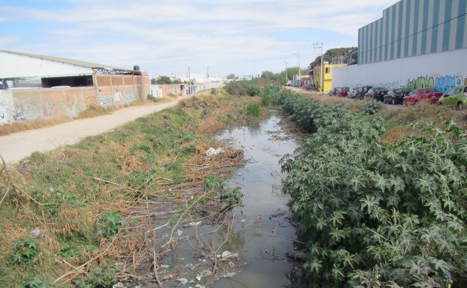 FOTOS: Aguas negras invaden colonias las Mercedes y los Molinos en capital de SLP