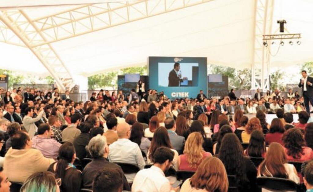 Jóvenes y empresarios asistieron a la cumbre de negocios Citek 2018, en la que participó Vicente Fox. (XÓCHITL PALVAREZ. EL UNIVERSAL)