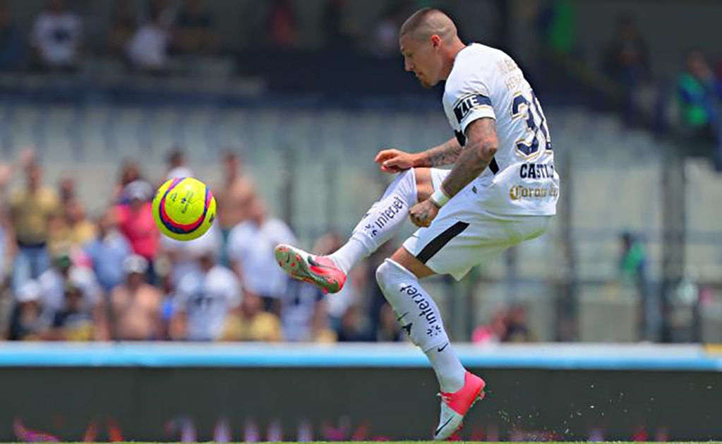 La historia de los zapatos del hat-trick de Nico Castillo