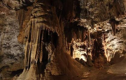 Mujer cae a grutas, se reporta como grave 