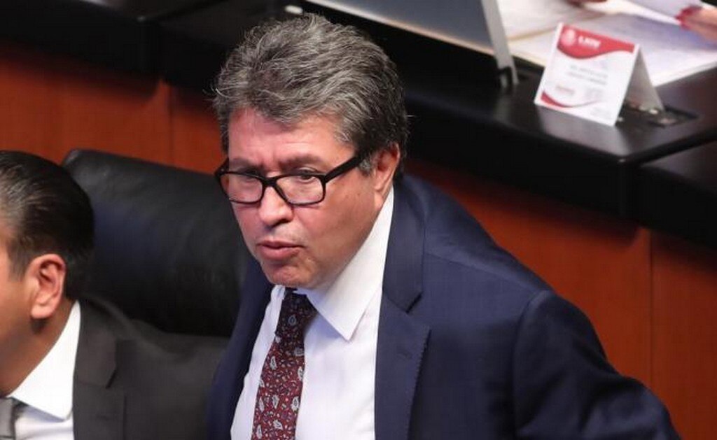 Reitera Monreal que van por quitar comisiones a bancos