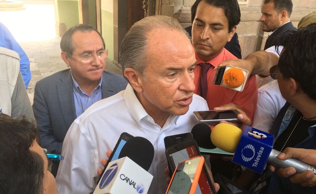JMCL mantiene reunión con taxistas