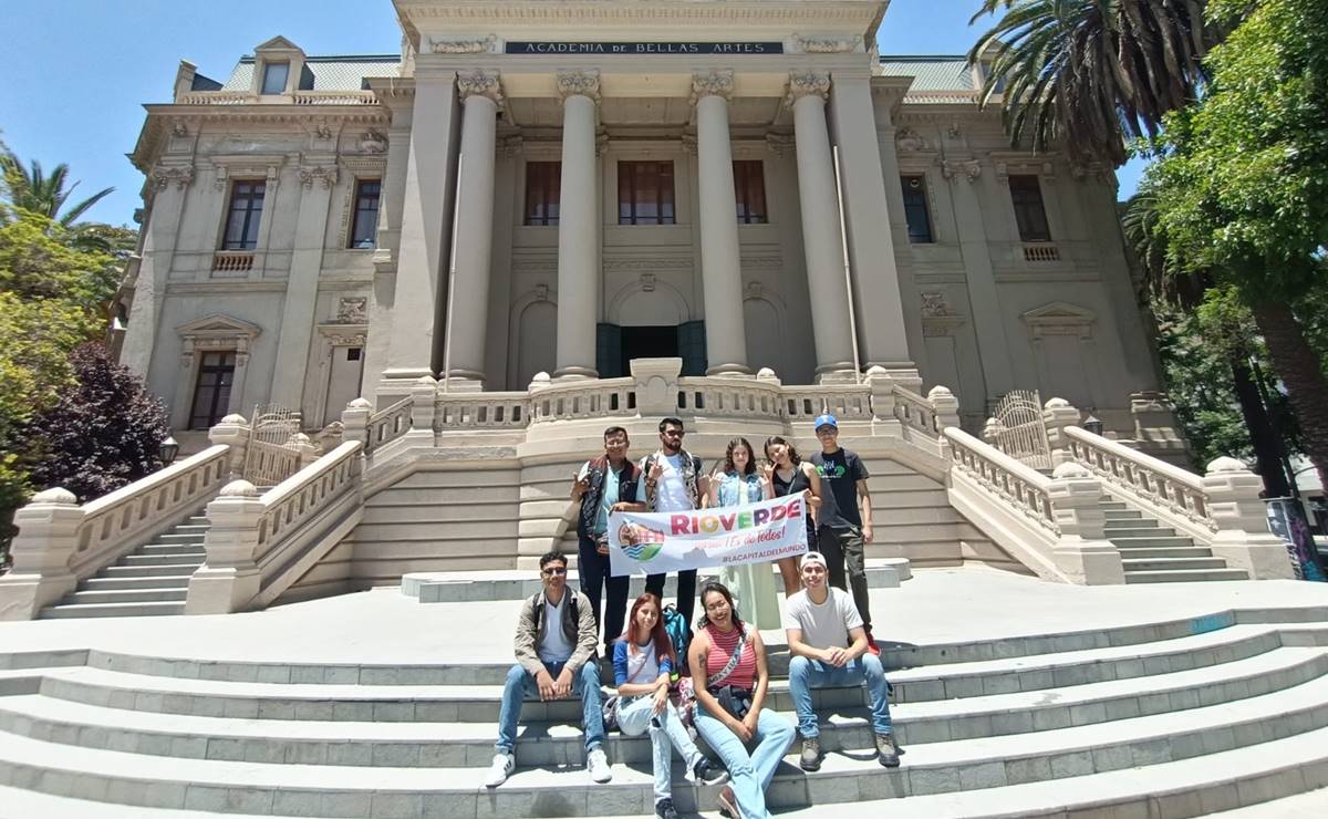 ¡De Rioverde para el mundo! Ballet Folklórico Media Luna participa en festival de danza en Chile