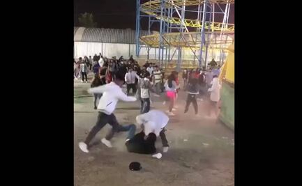 VIDEO. Captan fuerte pelea entre jóvenes dentro de instalaciones de la Feria Nacional Potosina