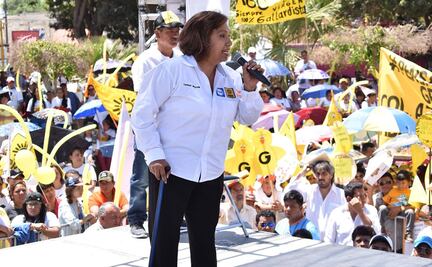 Escuchar y atender a la gente, promete Leonor Noyola, aspirante al Senado