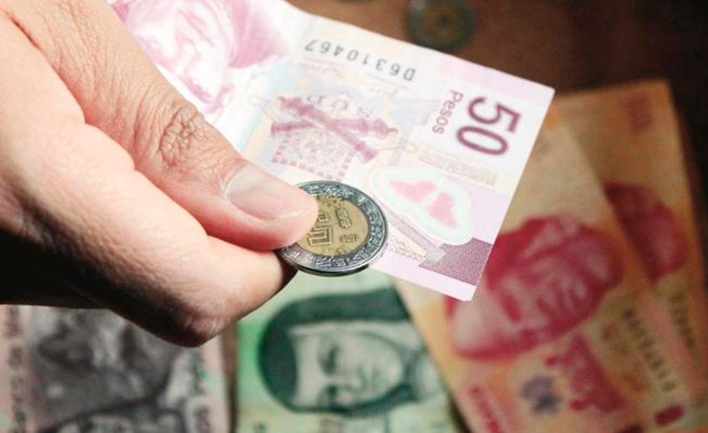 SAT le devuelve impuestos récord a los cumplidos