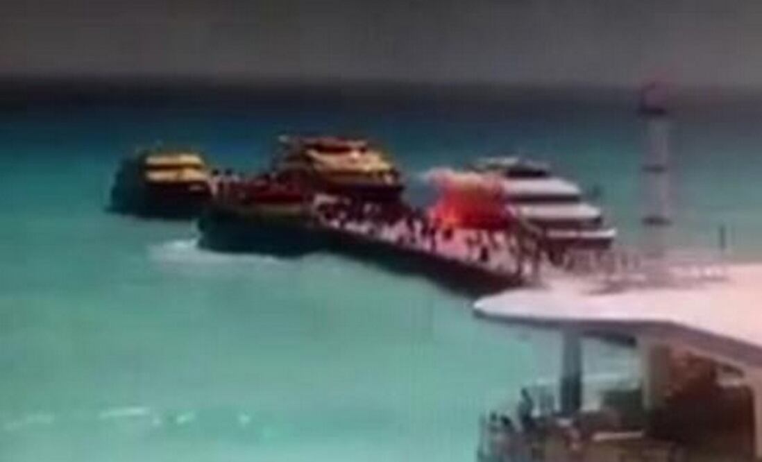 Se registró una explosión en un ferry de la empresa "Barcos Caribe". (FOTO: Tomada de video)