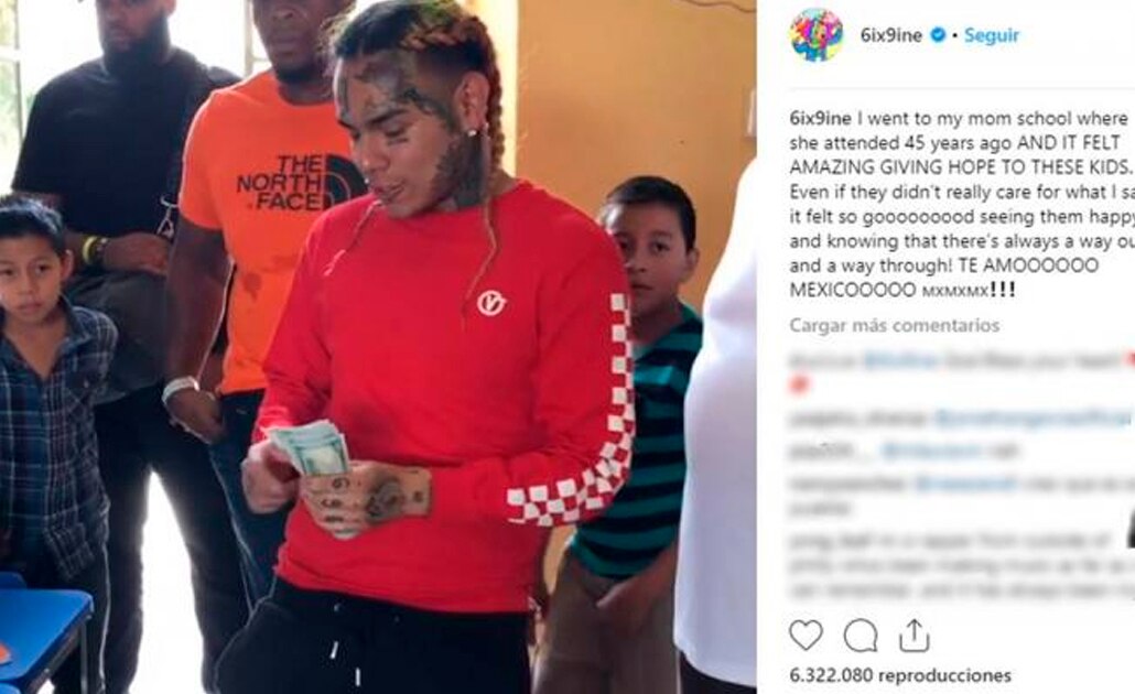 Rapero 6ix9ine visita a familia en México y les regala dólares